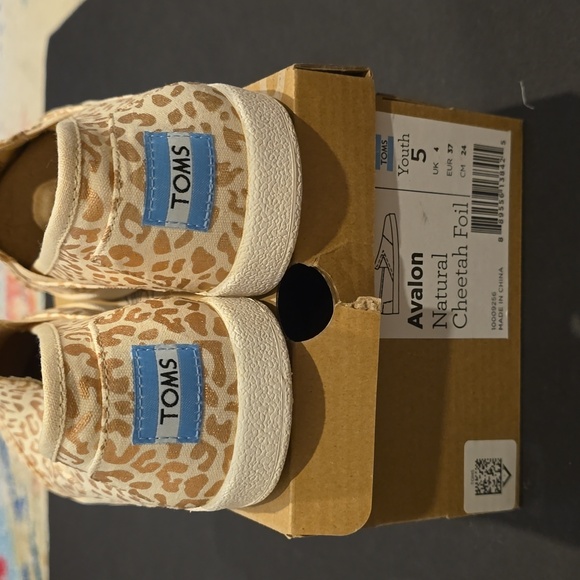 Toms Avalon NIB Natural Cheetah Foil slip-on shoe Youth size 5 (EU 37) - Picture 4 of 8